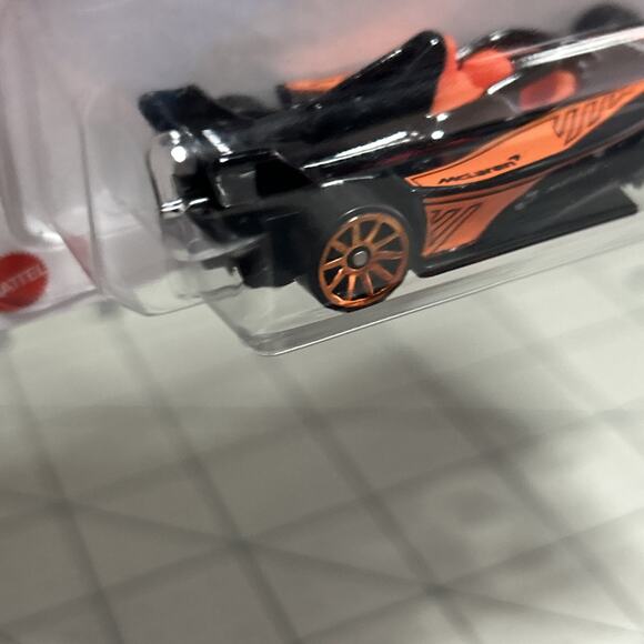 2025 Hot Wheels TRACK ACES 4/5 Formula E Gen3 194/250 - Picture 4 of 6
